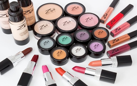 6 důvodů proč vyzkoušet pečující dekorativní biokosmetiku ZUII